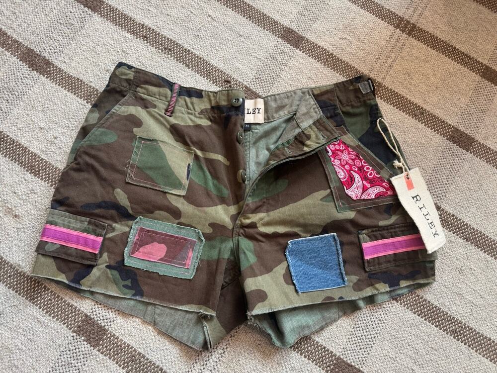 Riley Vintage Army Fatigue Camo Cut Off Repurposed Shorts Medium Women’s